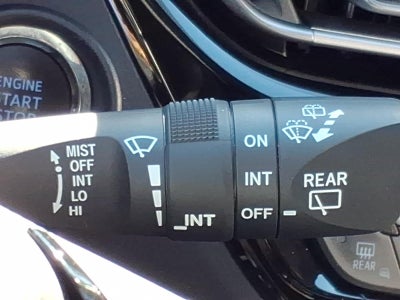 2022 Toyota C-HR XLE