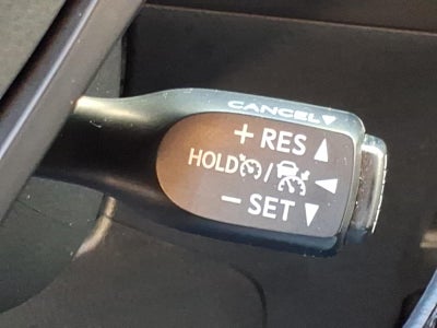 2022 Toyota C-HR XLE