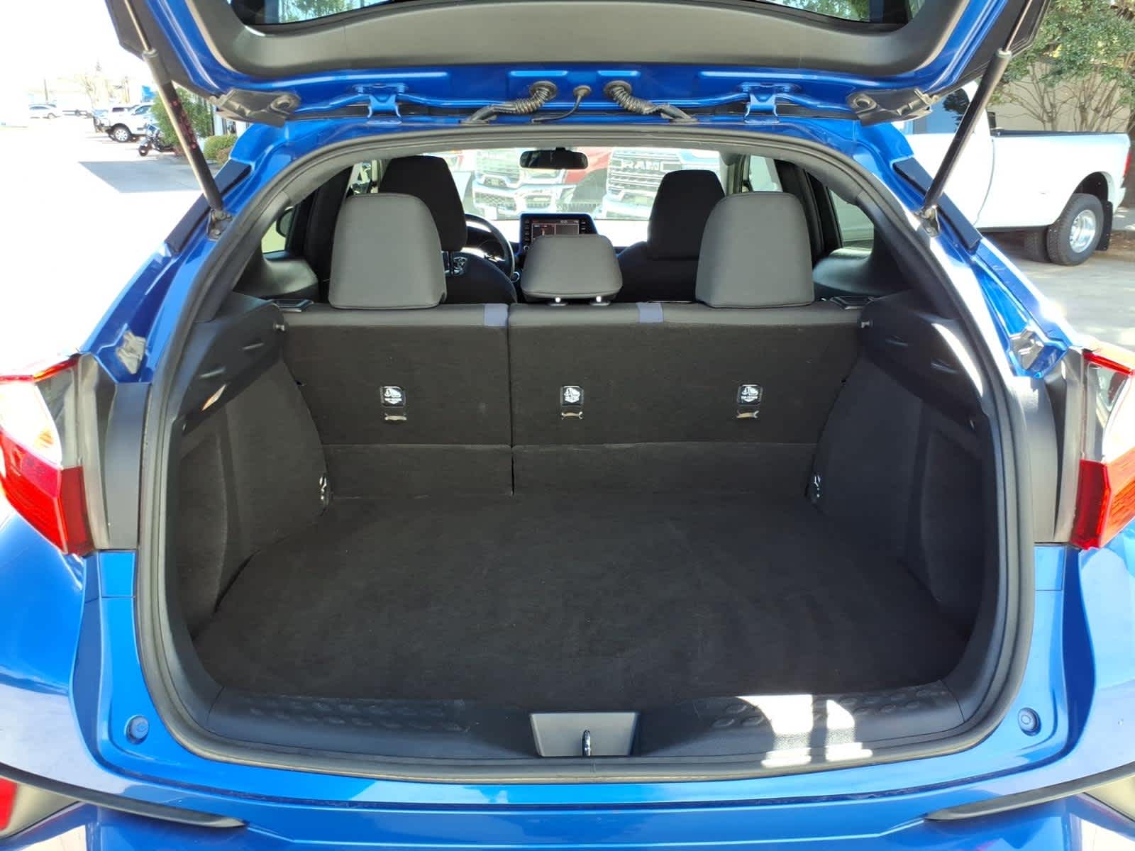 2022 Toyota C-HR XLE